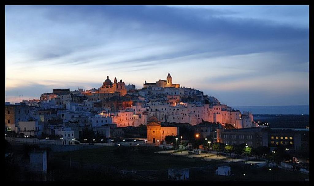 Aurasia Al Borgo Antico Ostuni Eksteriør billede
